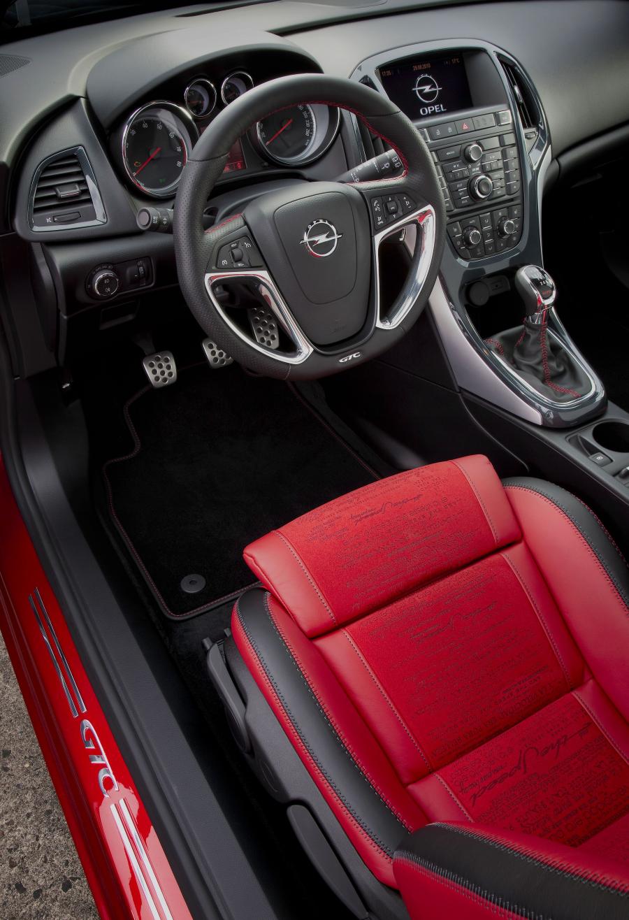  Opel GTC Paris Concept 2010 года  (фото 15 из 51)